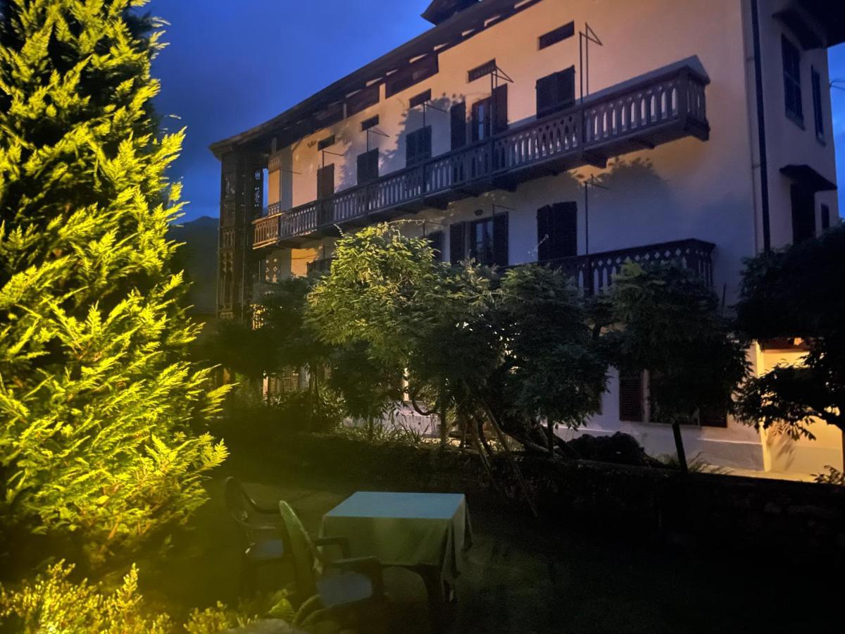 Dimora Fiorita Senior My Holiday Home Varallo Luaran gambar